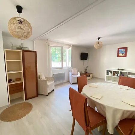 06av2 - Maisonnette Au Calme Avec Piscine Αντίμπ