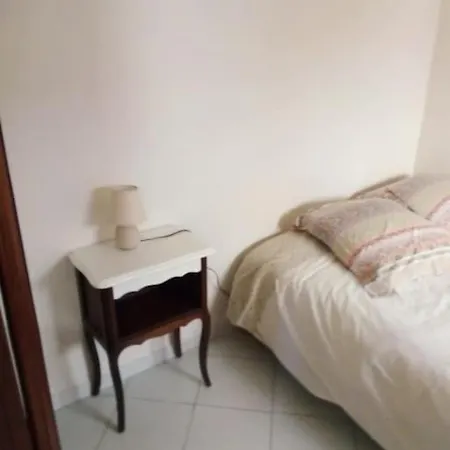 Διαμέρισμα 06av2 - Maisonnette Au Calme Avec Piscine Αντίμπ