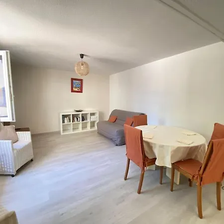 06av2 - Maisonnette Au Calme Avec Piscine Apartmán